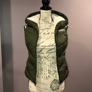 Hollister puffy vest